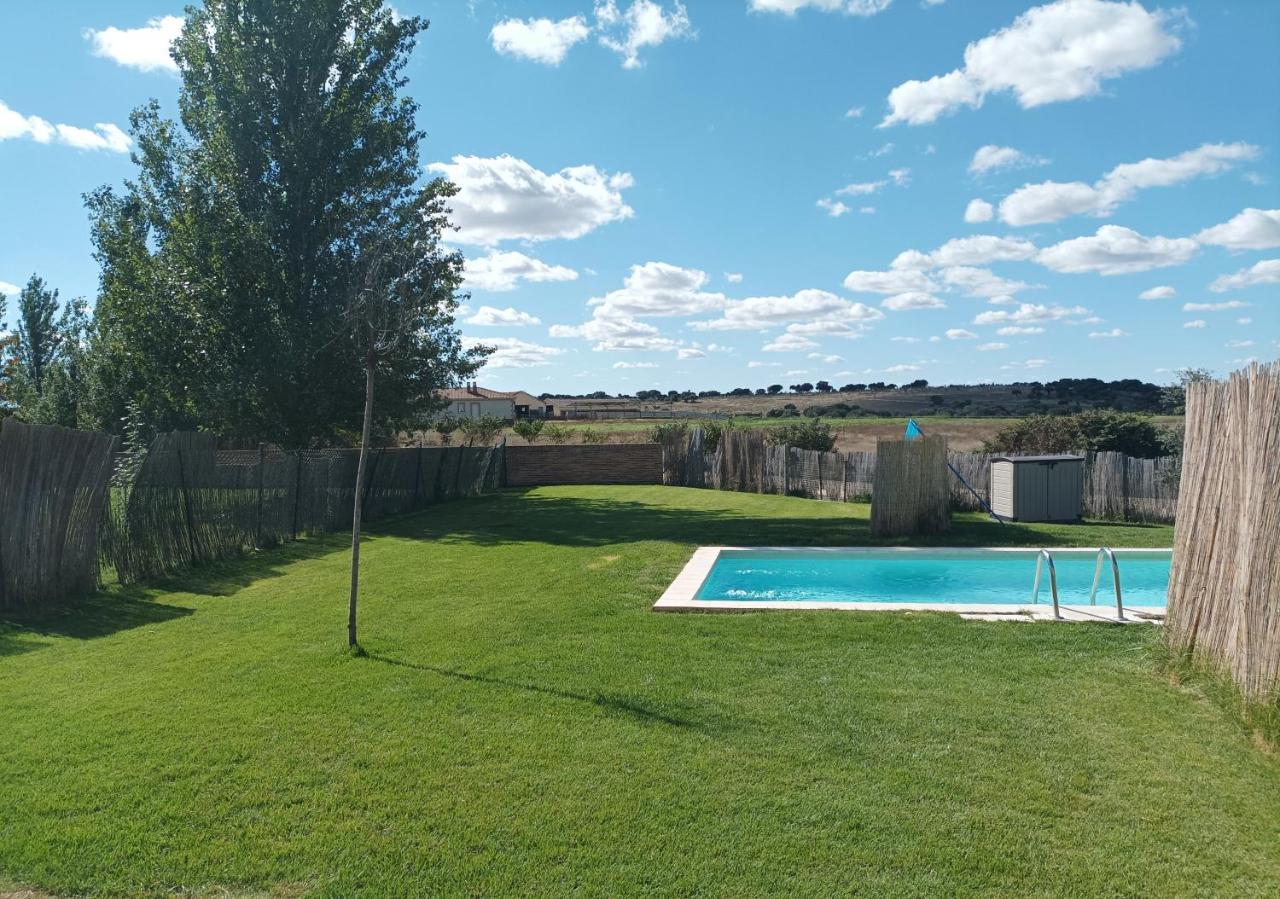 Casas Olmo Y Fresno Jardin Y Piscina A 17 Kilometros De Salamanca Exterior photo