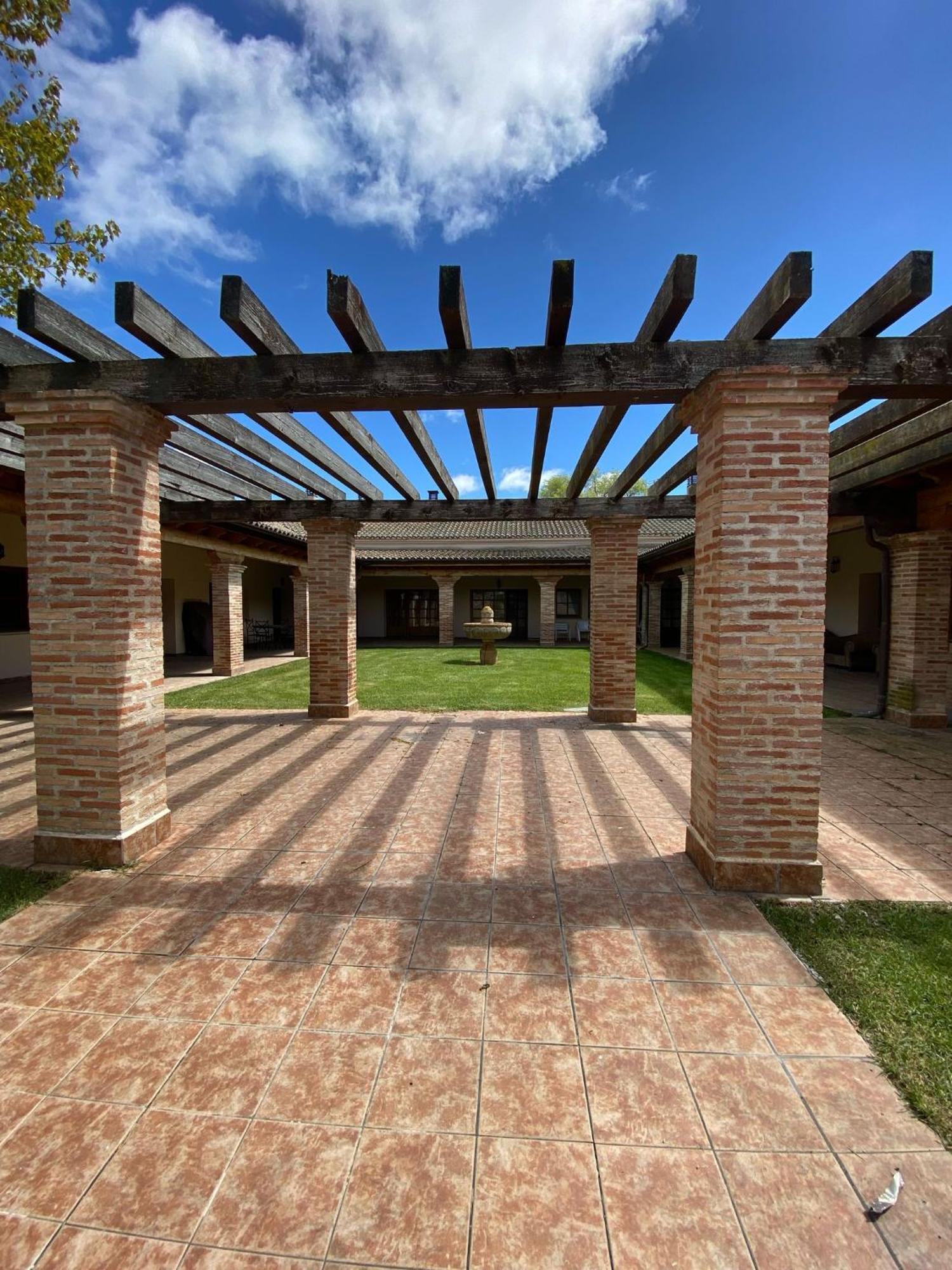 Casas Olmo Y Fresno Jardin Y Piscina A 17 Kilometros De Salamanca Exterior photo