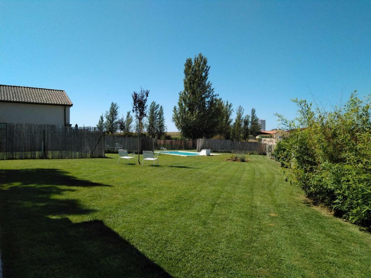 Casas Olmo Y Fresno Jardin Y Piscina A 17 Kilometros De Salamanca Exterior photo