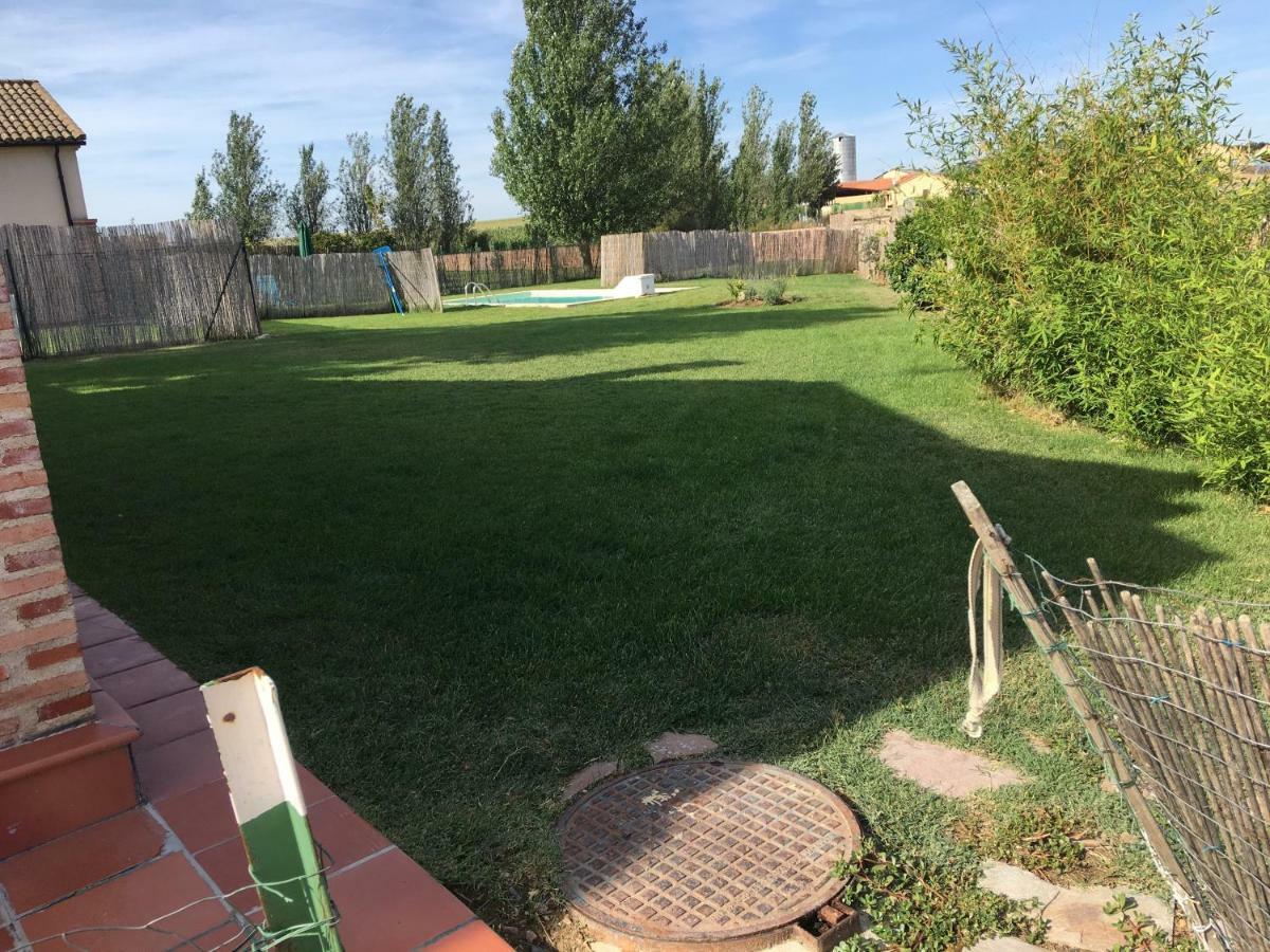Casas Olmo Y Fresno Jardin Y Piscina A 17 Kilometros De Salamanca Exterior photo